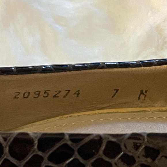 Stuart Weitzman Heels - Picture 9 of 11